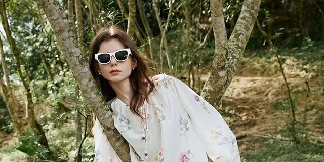 Woman sunglasses shopping blog